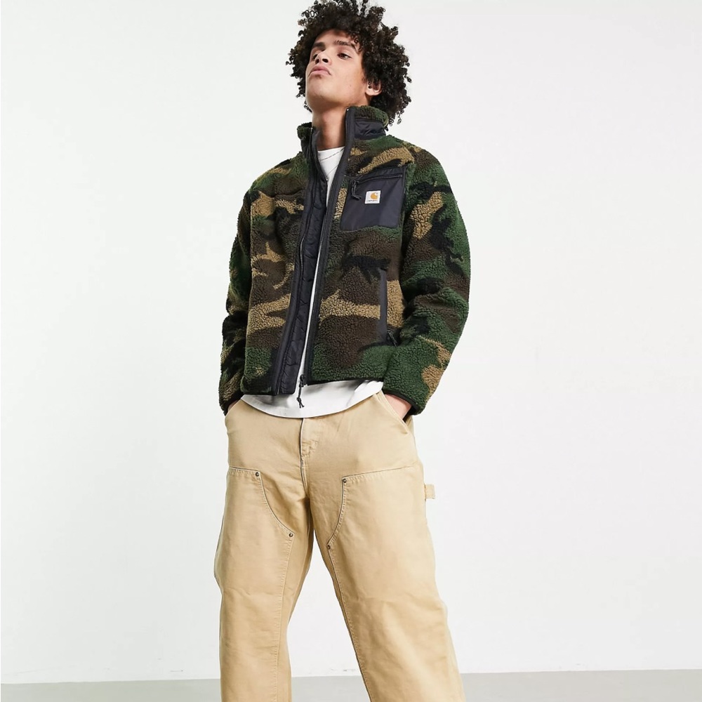 Carhartt WIP prentis sherpa fleece in camo medium
